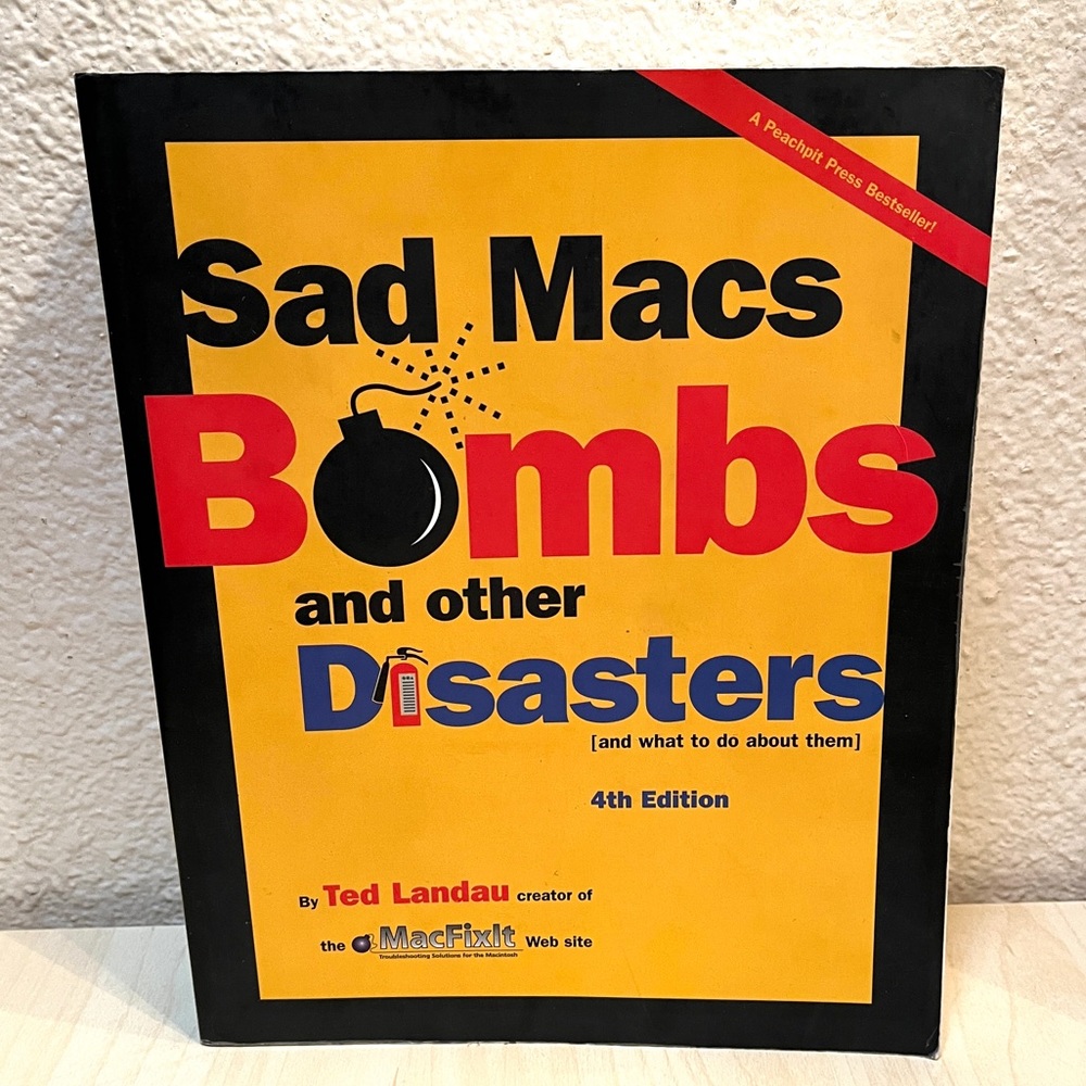 Mac Book: Sad Mac Bombs Manual. NWT. 955 pages.